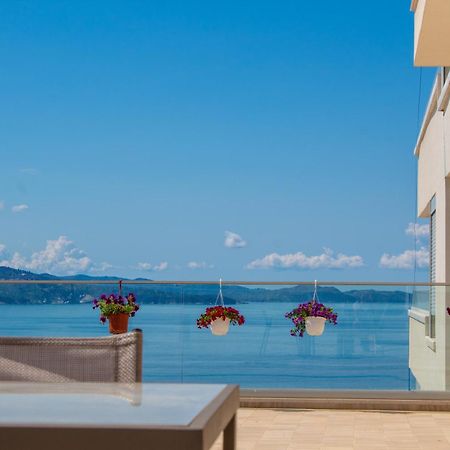 Luxury Sea View Apartaments Sarandë Exteriör bild